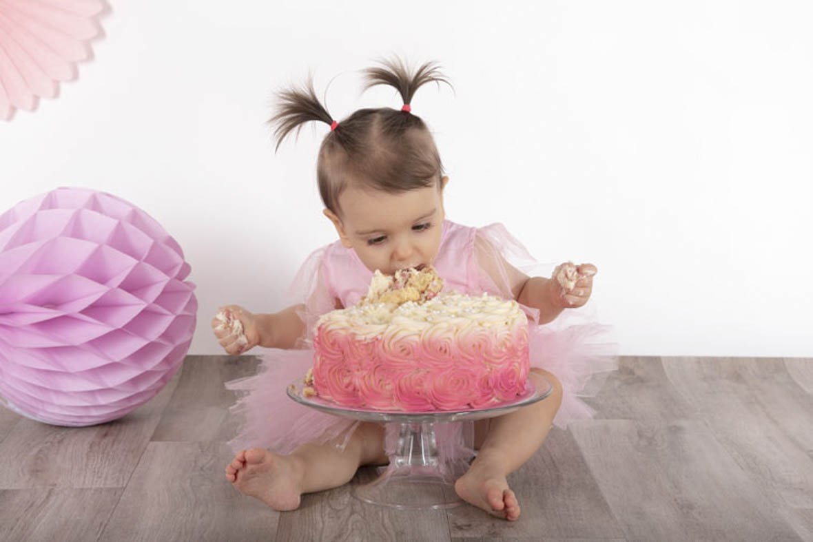 photographe bébé 1 an gâteau en studio